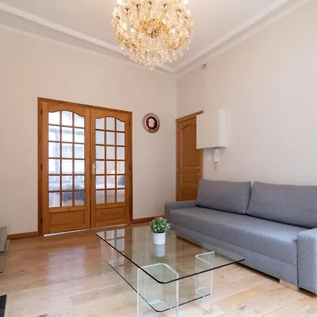 Lille Saint Maurice - Beautiful Terrace Apartment! 7 Min Train Stations *