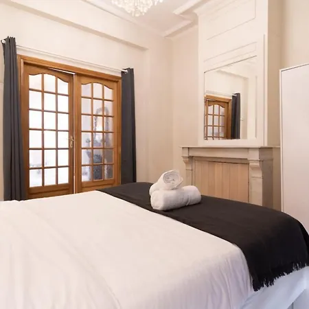 Lille Saint Maurice - Beautiful Terrace Apartment! 7 Min Train Stations *